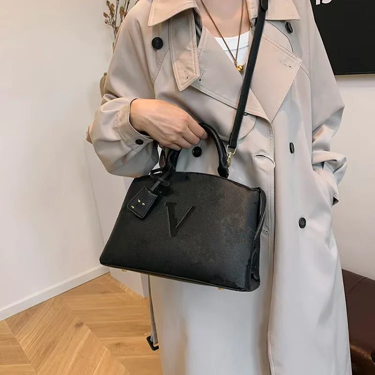 Louis Vuitton (LV) Speedy Bandoulière 20 Bag