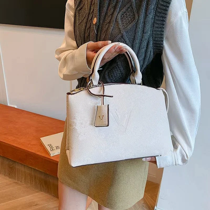 Louis Vuitton (LV) Speedy Bandoulière 20 Bag