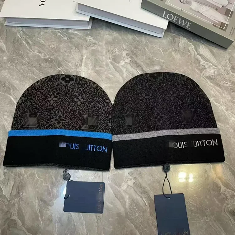 LOUIS VUITTON 
winter hat
( 13+ colors )