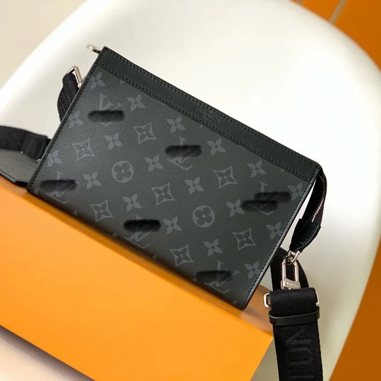 Louis Vuitton (LV) Messenger Bags